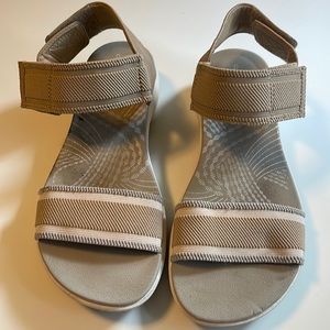 Clark’s Cloudsteppers Sandals
